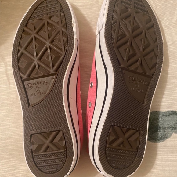 Pink Converse - Picture 4 of 5